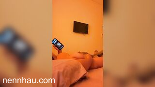 Gái dâm xem sex thủ dâm vú to lồn múp chảy nước dâm đãng nóng bỏng