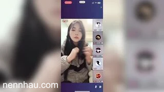 Gái xinh trả kèo khoe hàng mặt xinh vú to cực phẩm