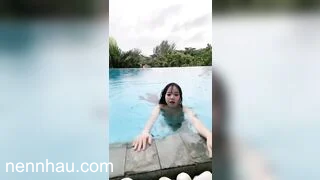 Cực hot Suchibi đi tắm khoe Vú To Lồn múp, Ra bể bơi pUblic Thủ dâm