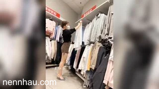 Vãi, Gái xinh Vào TTTM public, Cởi quần lót mặc đồ ở TTtM thủ dâm cực kỳ chất lượng