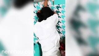 Chất lượng cao Lồn rỉ hết nước ra mà cứ ngại lấy tay che