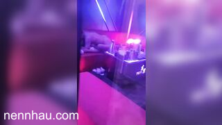 Siêu ngon địt nhau trong phòng karaoke xôn xao facebook cho anh em xem - phần 2