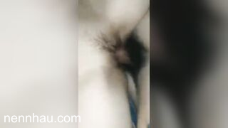 “lần đầu của em đấy anh nhẹ nhàng thoi em đau lắm” cái lồn mới mọc lông của em teen cực đỉnh