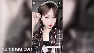 Tú Uyên k10 vừa vào trường đã bị anh khoá trên chăn rồi leak clip cực ngon