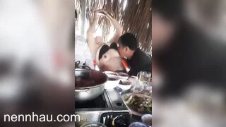 Nhìn ông chú bú vú mẹ vợ tại bàn nhậu chất lượng cao