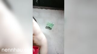Nhìn bình thường cởi áo quần ra thì hết hồn vú to lồn múp tắm khoe hàng cực nứng