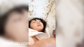 Anh trai chờ bố mẹ đi vắng là tụt quần con em kế ra móc hot nhất