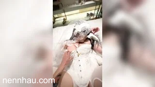 Đỉnh của chóp Nứng quá, Lút cán Djt luôn cô dâu trong bộ váy cưới lồn ko lông loli rên rỉ