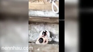 Cực kỳ hot PHÁT HIỆN 2 BẠN HỌC SINH C3 TRỐN HỌC RA SAU TRƯỜNG ĐỊT NHAU