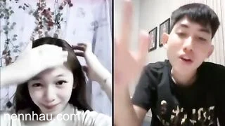 Cực kỳ nóng Linh Chi thua kèo tiktok phải cởi quần chà bím trên live tiktok