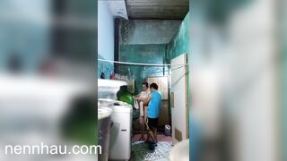 Lộ clip MẸ KẾ VỪA TẮM XONG THÌ THẰNG CU VÀO BÚ TÍ MẸ KẾ NÓ