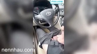 Ghệ mưa thích bú bú trên xe ô tô cực ngon