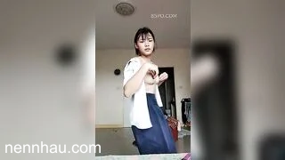 Nóng bỏng BỐ MẸ BẢO Ở NHÀ CHÁU NGOAN LẮM