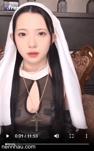 Hot nhất Mira live bán quần áo, Lộ clip bị doggy lồn múp bóp vú Rên rỉ nứng vcl ra