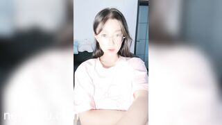 Phần 2: HS Non Tơ Xinh Gái Kính Cận Show Hàng Thủ Dâm Rên Rỉ cực nứng