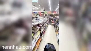 Đỉnh của chóp ép em khỏa thân trong nhà sách rồi làm tình phê bím em p1
