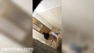 Siêu nứng Quay lén em gái hàng xóm tắm 3