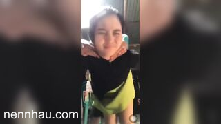 Cực phẩm Cháu trai 17 tuổi đè đụ doggy dì họ sướng đến nhăn mặt hưởng thụ.