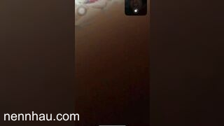 Cực đỉnh đang call nói chuyện mà sao em lại khoe lồn thế