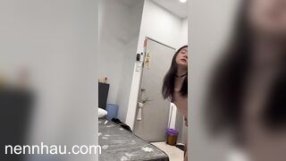 Đỉnh cao Tranh thủ địt con bạn thân hàng non trước khi đi học