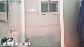 Cực phẩm Em chubby đi tắm cho anh em ngắm