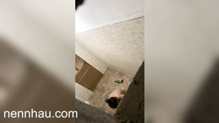 Quay lén cô bạn thân vú đẹp tắm, khe âm đạo chảy nước ròng ròng nóng bỏng