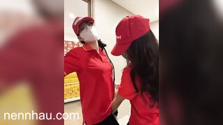 Không thể bỏ lỡ Siêu Thị WinMart bé nhân viên lồn nhiều nước vừa làm vừa bán quạt - phần 69