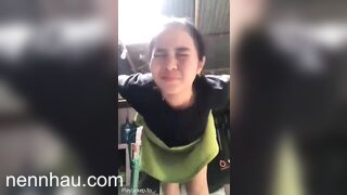 BỐ MẸ ĐI VẮNG ĐỊT CON EM HỌ SƯỚNG KHÔNG NGẬM ĐƯỢC MỒM siêu hot