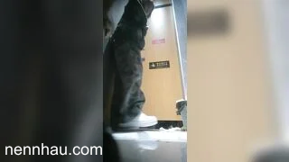 Siêu ngon Quay lén Nữ Sinh viên Y Được, Lồn rậm đi đái múp loli mình dây