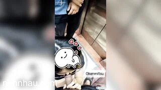 Đg cùng e ghệ bú cu public trg thang máy phê pha thì có ng bước vào xử lí sao đây nóng bỏng