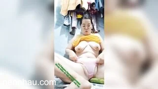 Siêu hot CHỊ MB U45 THIẾU CHYM, THỦ DÂM BẰNG QUẢ DƯA CHUỘT