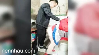 Cực hot Thím út đang nấu nướng tại bếp thằng cháu họ nứng cặc lao vào xin thím đụ cực đả.