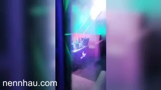 Siêu ngon Quay lén khách gạ địt nhân viên karaoke trong quán