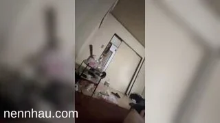 Siêu ngon quay lén em gái cởi truồng