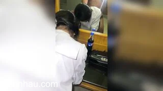 Bé học sinh 2k10 đi học về chưa tới nhà đã bị anh người yêu dắt vào nhà nghỉ đụ. cực đỉnh