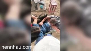 Siêu nứng Người con có hiếu thương cha già neo đơn nên cho cha bú lồn vợ mình.