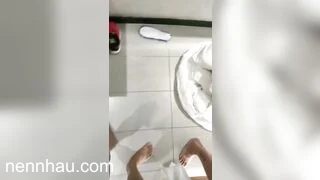 Địt một lúc 2 máy bay trong nhà nghỉ sướng vl ra xem ngay
