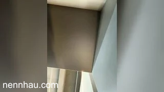 Nóng bỏng Tập gym mà nứng lồn, Gái Xinh mặc Legging Lồn rậm vú to vào WC thủ dâm live sex
