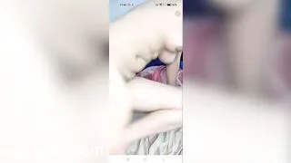 Lộ clip Livestream lau sạch cái âm đạo rỉ đầy nước