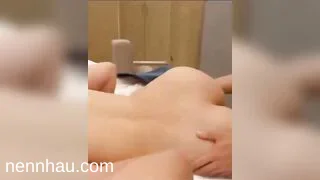 Cực hot Thay phiên nhau nện tập thể vào cái bướm hồng xinh đẹp của em đĩ dâm phần 1