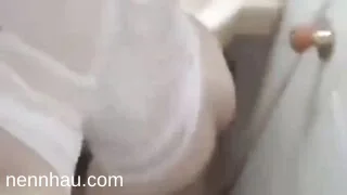 Em họ nứng lồn thủ dâm bằng chốt mở nước cực phẩm