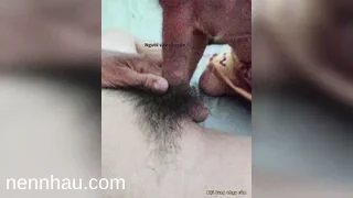 Đỉnh của chóp Dì út nhỏng nhẽo đòi thằng cháu họ bú cu muốn vừa đụ vừa xem điện thoại.