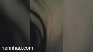 Em nằm chùm mền anh họ vẫn đè nhét cặc vô họng xem ngay