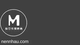Tuyệt đỉnh Shen Nana, một nữ sinh ngoan ngoãn đến từ trường Madou Media, là thành viên của một t