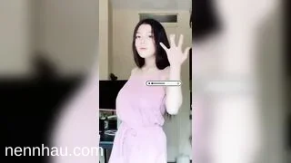 Đặng Thanh Ngân 208 non tơ cặp đào trắng tròn bím hồng mịn không lông Doggy Sướng Rên siêu phẩm