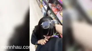 Anh họ dắt đi nhà sách rồi vạch áo quần bắt em bú cu tại đó hot nhất