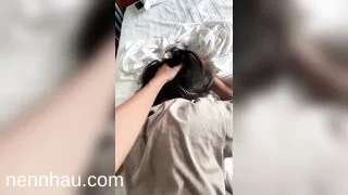Vừa chịch vừa canh chồng nó về xem ngay
