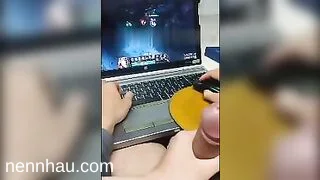 Cực kỳ hot Chơi game thua bắt em họ bú cu cho đỡ giận