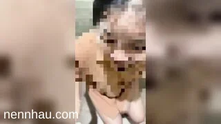 Đỉnh của đỉnh Đang Đi Aeon Thì Lên Cơn Nứng Liền Rủ Em Vào WC Làm Tình Cùng Nhau Cực Nứng
