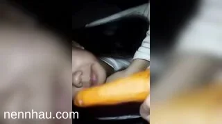 Siêu phẩm Phanh 2k9 liếm luôn cà rốt vừa thủ dâm